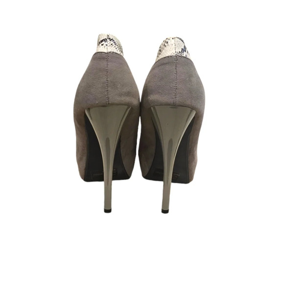NWT Qupid Gray Velvet Heels - Picture 4 of 6